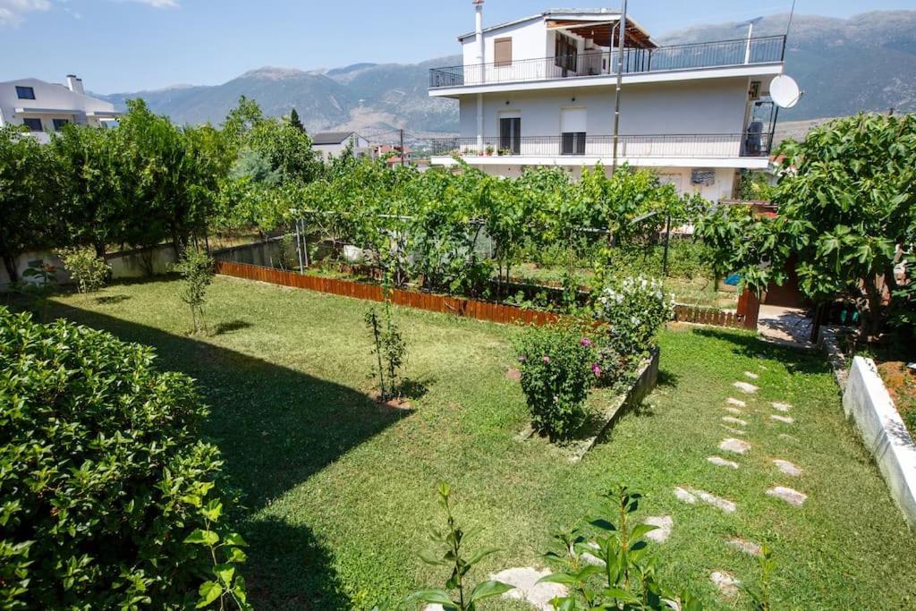 Wooden House In Ioannina Apartamento Exterior foto