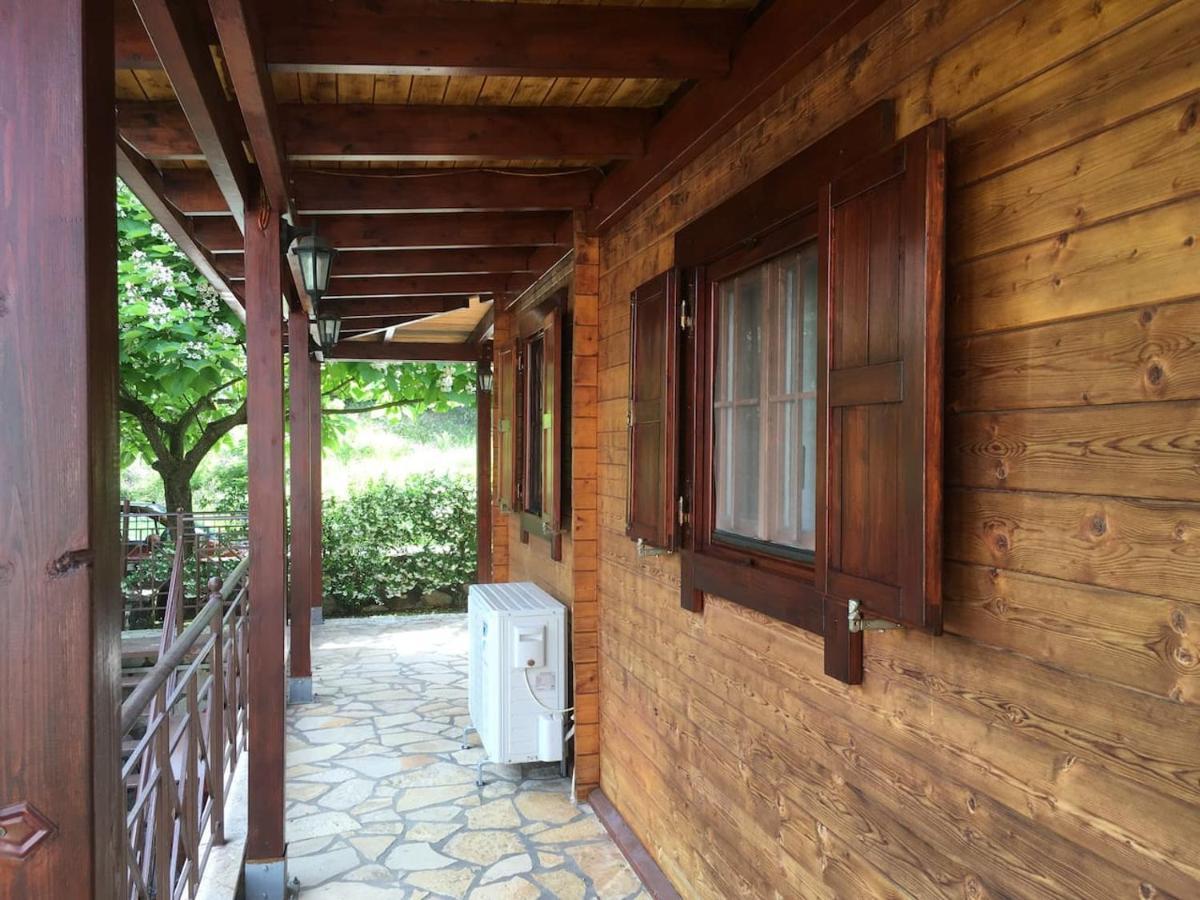 Wooden House In Ioannina Apartamento Exterior foto
